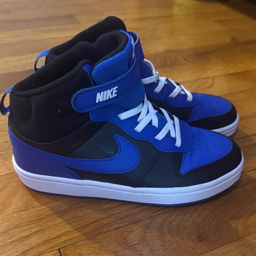 Nike hightops - blk & blue like new condition